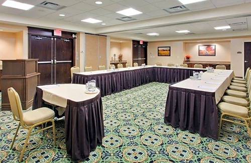 Huntsville Hotel | 2-Star Hotel ∙ Holiday Inn Express & Suites Huntsville, an IHG Hotel
