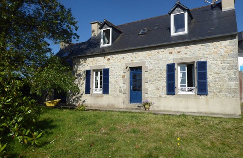 Camaret-sur-Mer House | 2 steps from the port and beaches, house with large garden.