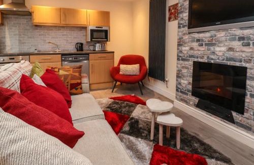 Gwersyllt House | 2 Stoneleigh Cottage