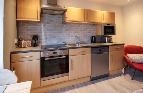 Gwersyllt Cottage | 2 Stoneleigh Cottage