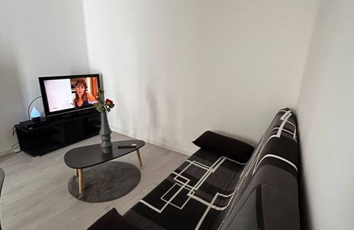 Puisserguier House | 2-storey village house in a pedestrian cul-de-sac