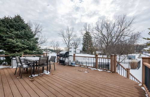 Hagerstown House | 2 Storie, Hot Tub, Open Area
