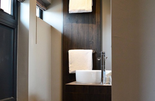 Municipality of Wassenaar Hotel | 2 Units | Rejuvenate in Soothing Haven w/Breakfast | Scheveningen Beach & Dunes