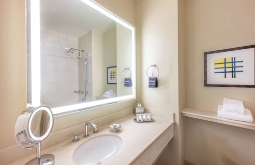 Redwood Shores Hotel | 2 x Two Double Water View Room at Grand Hotel San Francisco, Pets Allowed