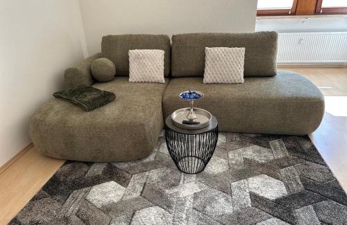 Pinneberg Apartment | 2 Zi Wohnung, zentrale Lage mit Parkplatz, 15 min vom Hbf Hamburg