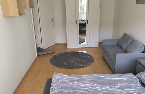 Zentrum-Suedost Apartment | 2 Zimmer Ferienwohnung/Monteurswohnung zu Vermieten