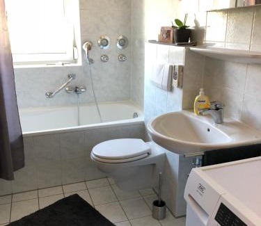 Munchen District Apartment | 2 Zimmer Wohnung mit Balkon - Nähe Messe