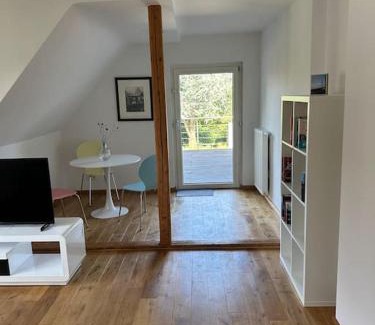 Lohausen Apartment | 2-Zimmerwohnung mit Terrasse