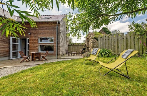 Goulven Cottage | -20% from 16.08->06.09.As in a country cottage facing Goulven Bay.