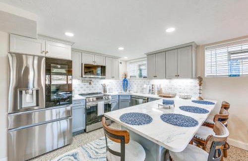 Natrona Apartment | 20 Mi to Pittsburgh Natrona Heights Apt