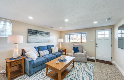 Natrona Apartment | 20 Mi to Pittsburgh Natrona Heights Apt