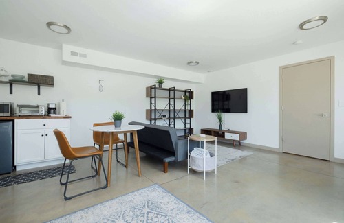 Westbrook Meadows Apartment | 20 Min to Mt Bachelor! Perfect Basecamp for Skiers