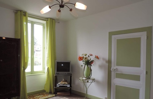 Montournais Cottage | 20 mins from PUY du FOU, close to MARAIS POITEVIN and 1 hour from the ATLANTIC
