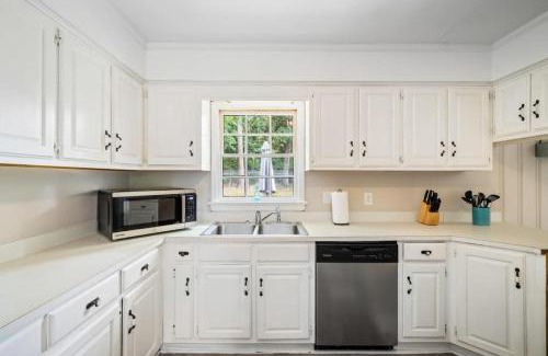 Mobile House | 20 Mins to Downtown - Relaxing Rambler