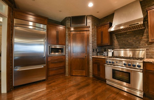 Wrightstown House | 20 minutes from Lambeau Field! Spacious home on golf course with pool.