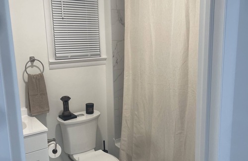 Passaic House | 20 minutes from NYC. Modern living!