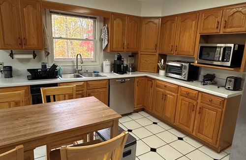 Fairlawn House | 20 minutes from Virginia Tech - Charming 3-bedroom house in lovely Radford