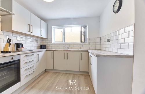 Blyth House | 20% OFF - Modern 5BR Contractor Stay -Parking