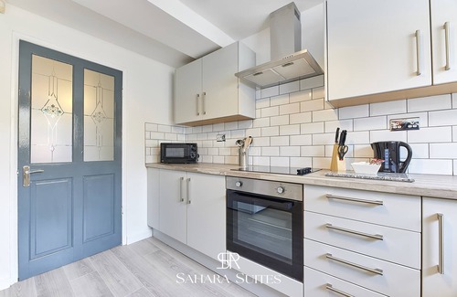 Blyth House | 20% OFF - Modern 5BR Contractor Stay -Parking