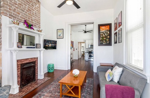 Freret Condo | 20% OFF Monthly | 10% OFF Weekly- Private 2BR in Uptown by Hosteeva