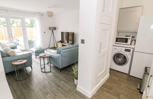 Brynteg Cottage | 20 PARC DELFRYN, family friendly, with a garden in Benllech