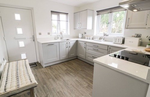 Brynteg Cottage | 20 PARC DELFRYN, family friendly, with a garden in Benllech