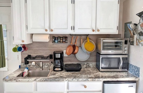 Sugar House Cottage | 200 ft² tiny home in heart of SLC, minutes to outdoor and urban adventures