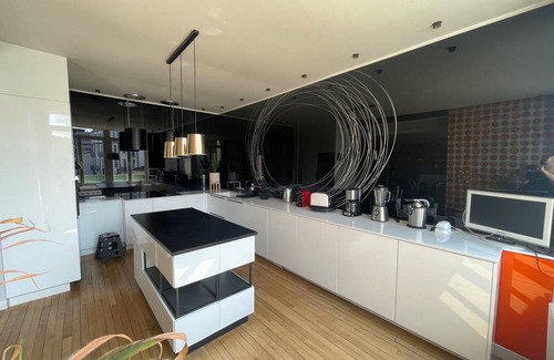 Epinal Apartment | 200 m² Apartment ∙ 3 bedrooms ∙ 8 guests