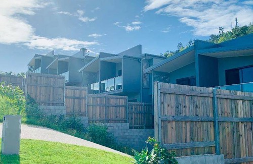Airlie Beach House | 200 m² House ∙ 3 bedrooms ∙ 6 guests