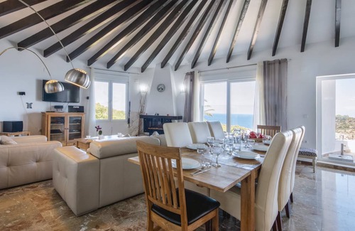 Mar Azul House | 200 m² House ∙ 6 bedrooms ∙ 12 guests