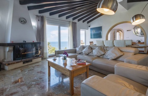 Mar Azul House | 200 m² House ∙ 6 bedrooms ∙ 12 guests