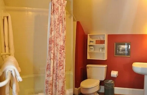 North Downtown Bed & Breakfast | 200 South Street Inn