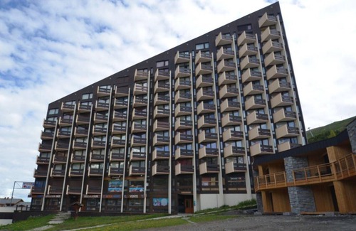 Les Menuires Apartment | 200m from resort center, 6th floor, balcony, tv, ski locker, 36m², Les Menuires