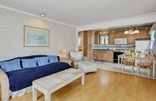 Balboa Island House | 201 Amethyst Avenue