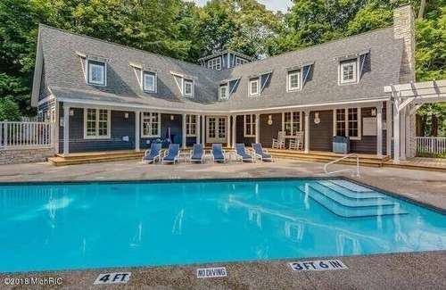 Union Pier House | (2022 Calendar OPEN!) Beautiful Union Pier Home with Association Pool! Close To Beach & Downtown!