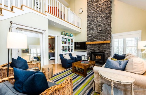 Union Pier House | (2022 Calendar OPEN!) Beautiful Union Pier Home with Association Pool! Close To Beach & Downtown!