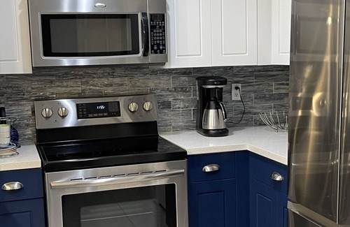 Silverado Ranch Condo | 2022 Reno | Fast Wifi | King Bed | Minutes from Las Vegas Strip
