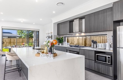 Sunnybank Hills House | 2024 Brand-new 5BR Comfort House in SunnybankHills