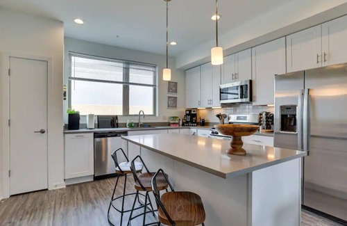 Olde Richmond House | 2026 3-bedroom townhome in charming Philadelphia with AC, WiFi