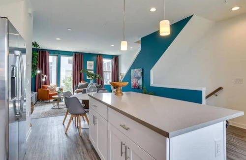 Olde Richmond House | 2026 3-bedroom townhome in charming Philadelphia with AC, WiFi