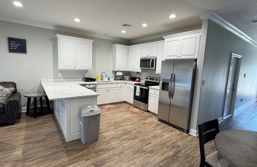 DeRidder Condo | 2027- 3-bedroom condo with comfort & amenities near Resturant’s & shopping.