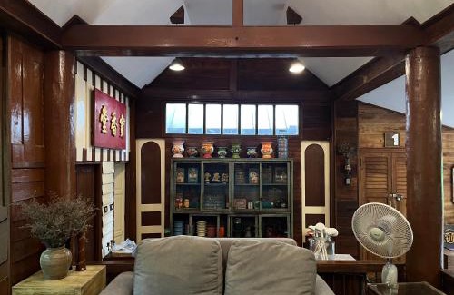 Song Phi Nong Cabin | 206 Wan Warn, 3 wooden houses in Kaeng Krachan Forest