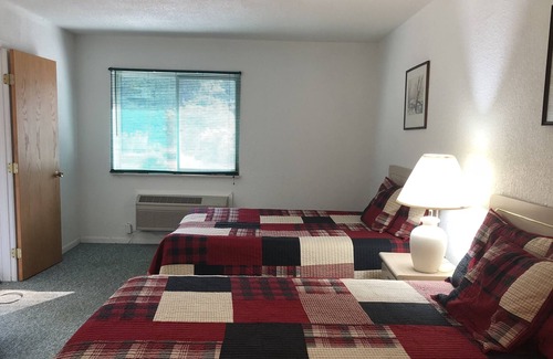 Hill City Apartment | # 207 Super Suite/HILL LAKE access on ATV TrailHead/GOLF!!