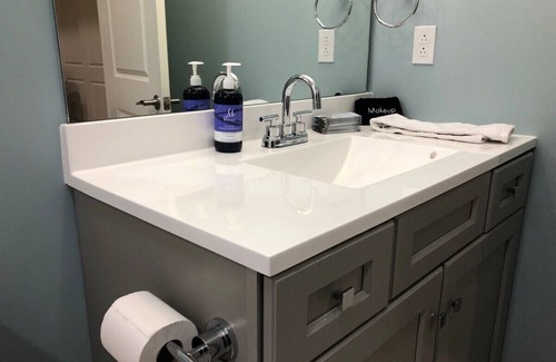 Charleston Apartment | 208 New downtown living Studio Queen fast Wi-Fi