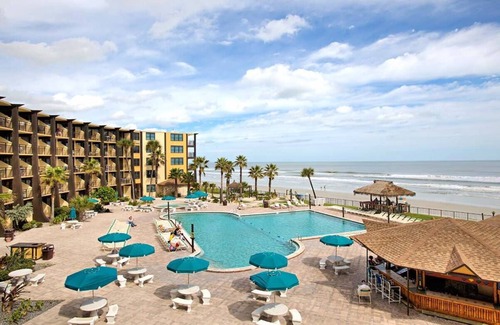 Bridgeport Heights Apartment | 209Hawaiian Inn Studio Unit Beach Front. Sleeps 4