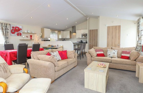 Hopton Cottage | 21 Norman Drive Lodge