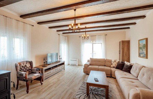 Sasovici House | 210 m² House ∙ 4 bedrooms ∙ 8 guests