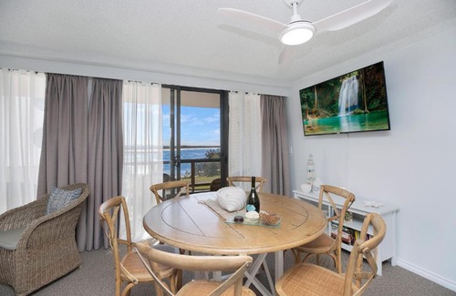 Port Macquarie Apartment | 21st Century 7