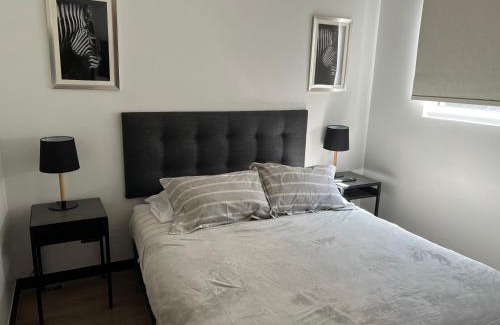 Las Condes Apartment | 22 Metros , costado Clinica Las Condes ,hasta 6 personas