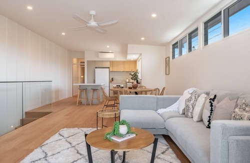 North Creek House | 22 North & South - Two modern duplexes in a prime location close to the beach